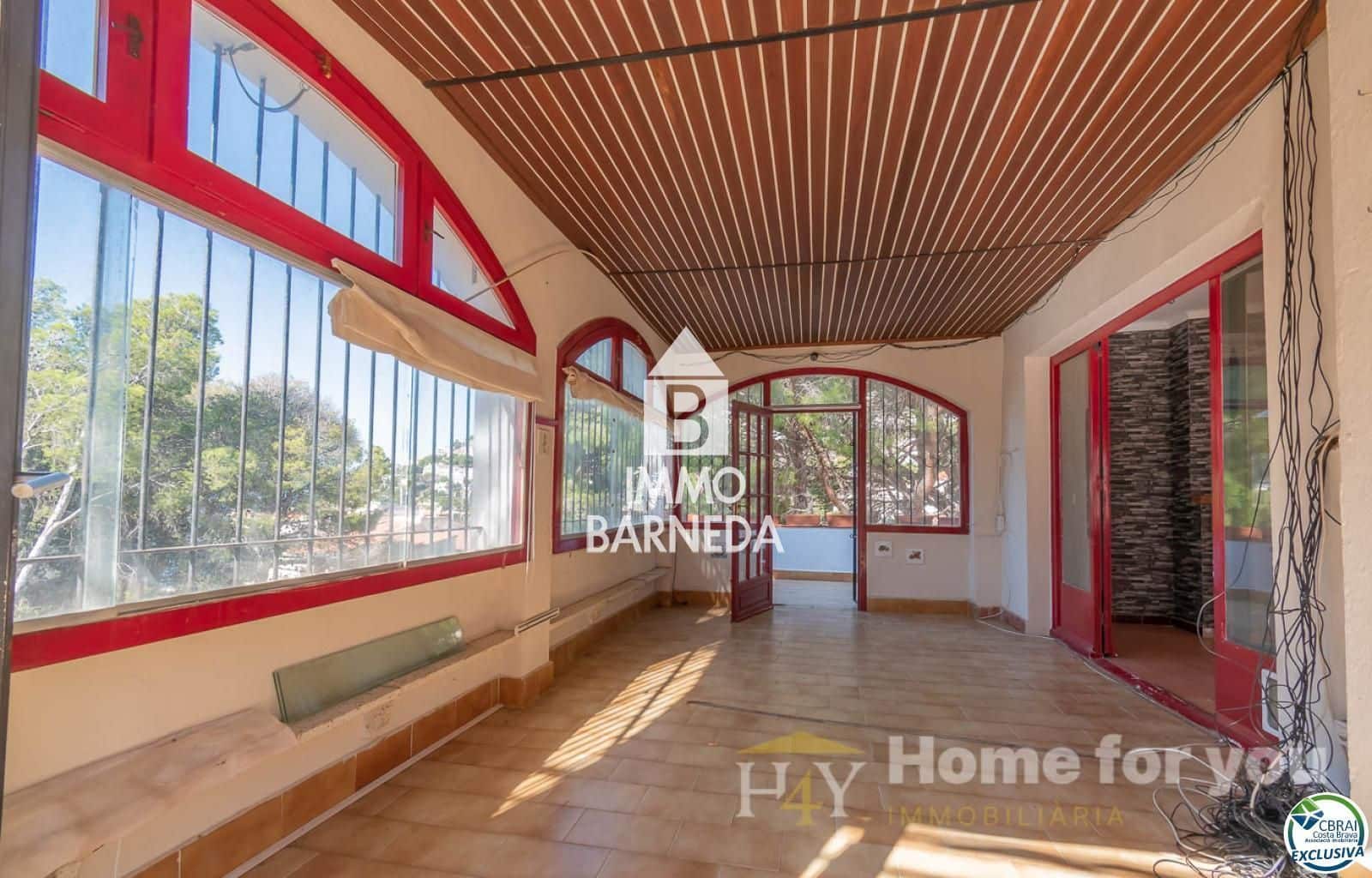 4 sypialnia Willa na sprzedaż w Roses z garażem - 645 000 € (Ref: 9449301)