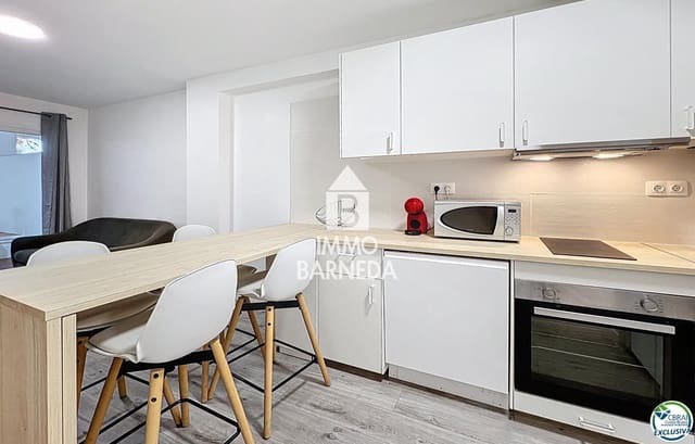 2 bedroom Flat for sale in Santa Margarida, Roses with pool - € 165,000 (Ref: 9449793)