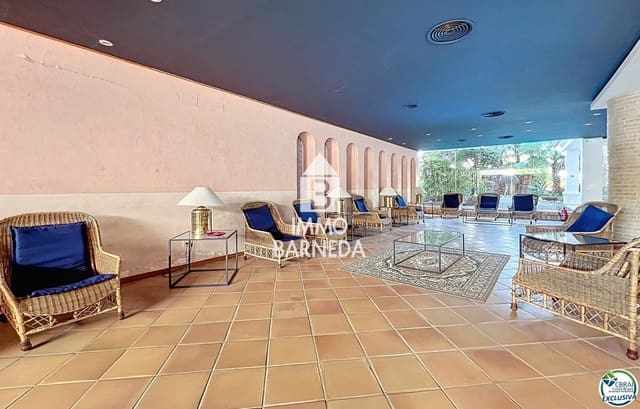 2 bedroom Flat for sale in Santa Margarida, Roses with pool - € 165,000 (Ref: 9449793)