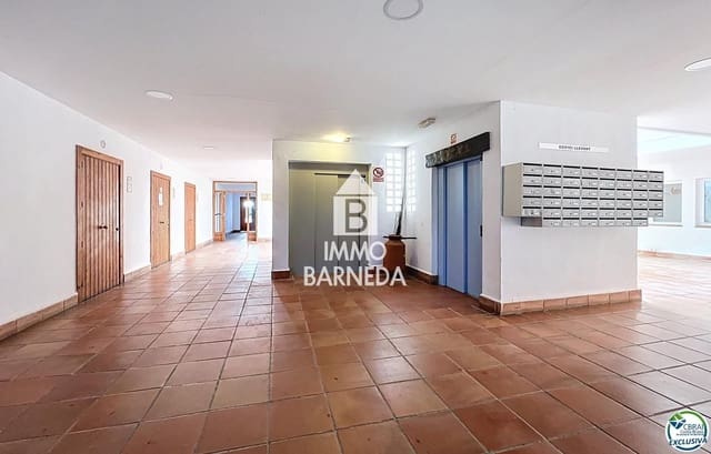 2 bedroom Flat for sale in Santa Margarida, Roses with pool - € 165,000 (Ref: 9449793)