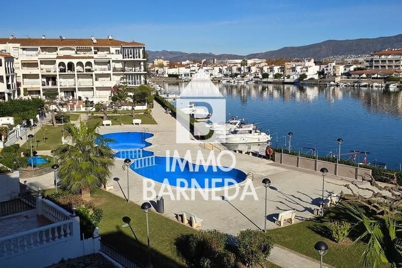 2 slaapkamer Flat te koop in Empuriabrava met zwembad garage - € 249.000 (Ref: 9462681)
