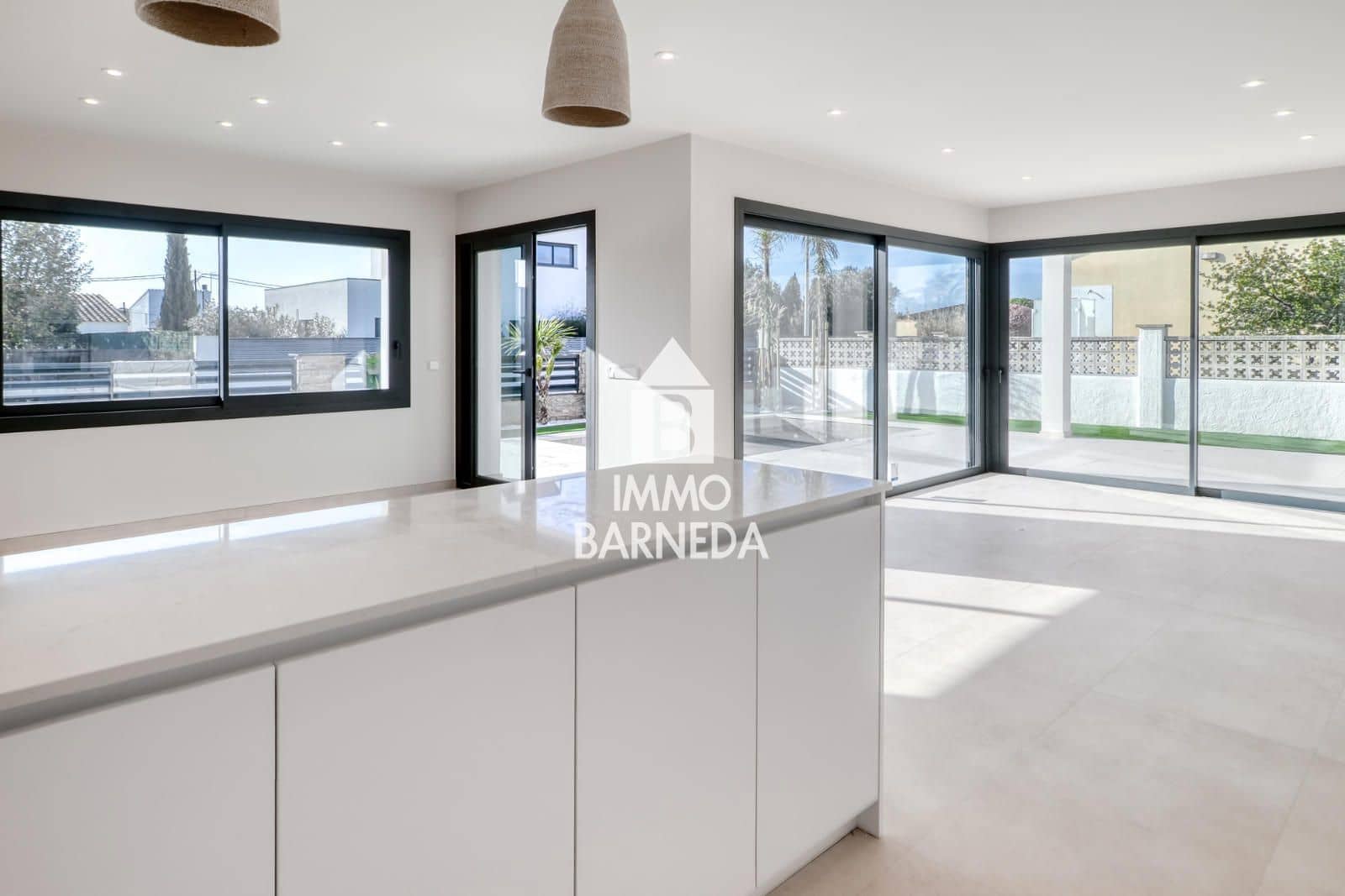 4 slaapkamer Villa te koop in Roses met zwembad garage - € 650.000 (Ref: 9467780)