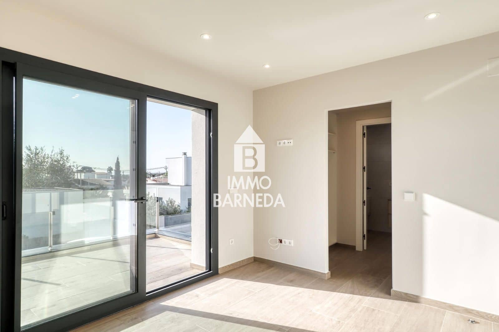 4 slaapkamer Villa te koop in Roses met zwembad garage - € 650.000 (Ref: 9467780)