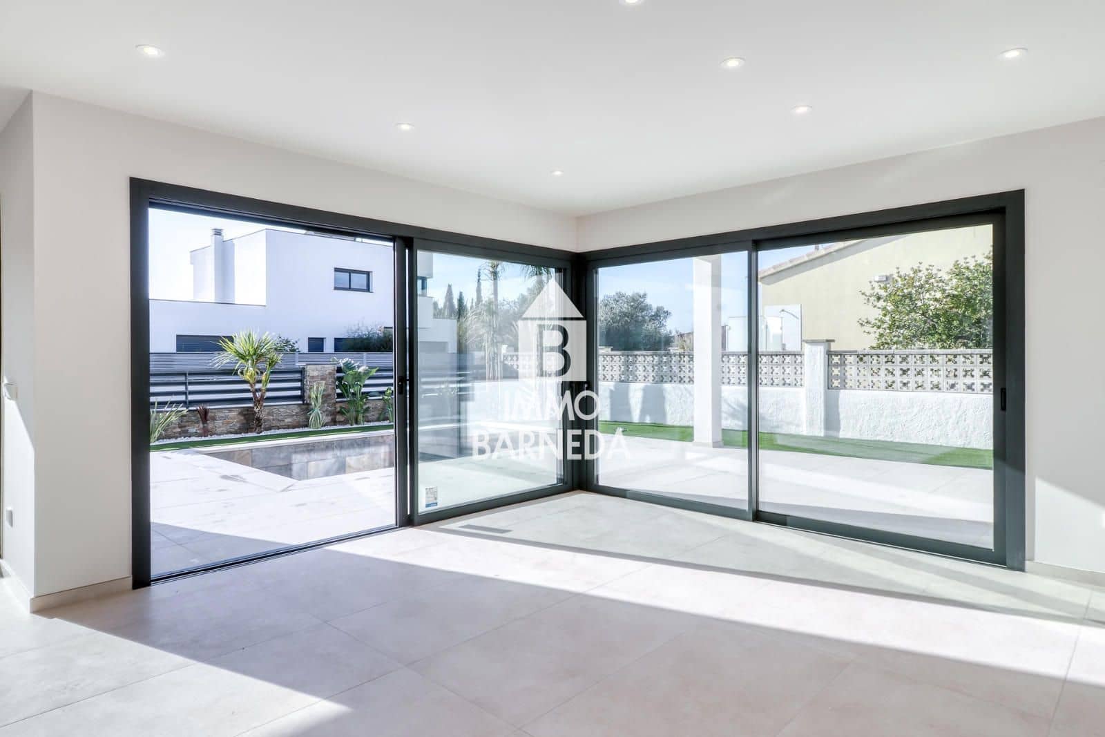 4 slaapkamer Villa te koop in Roses met zwembad garage - € 650.000 (Ref: 9467780)