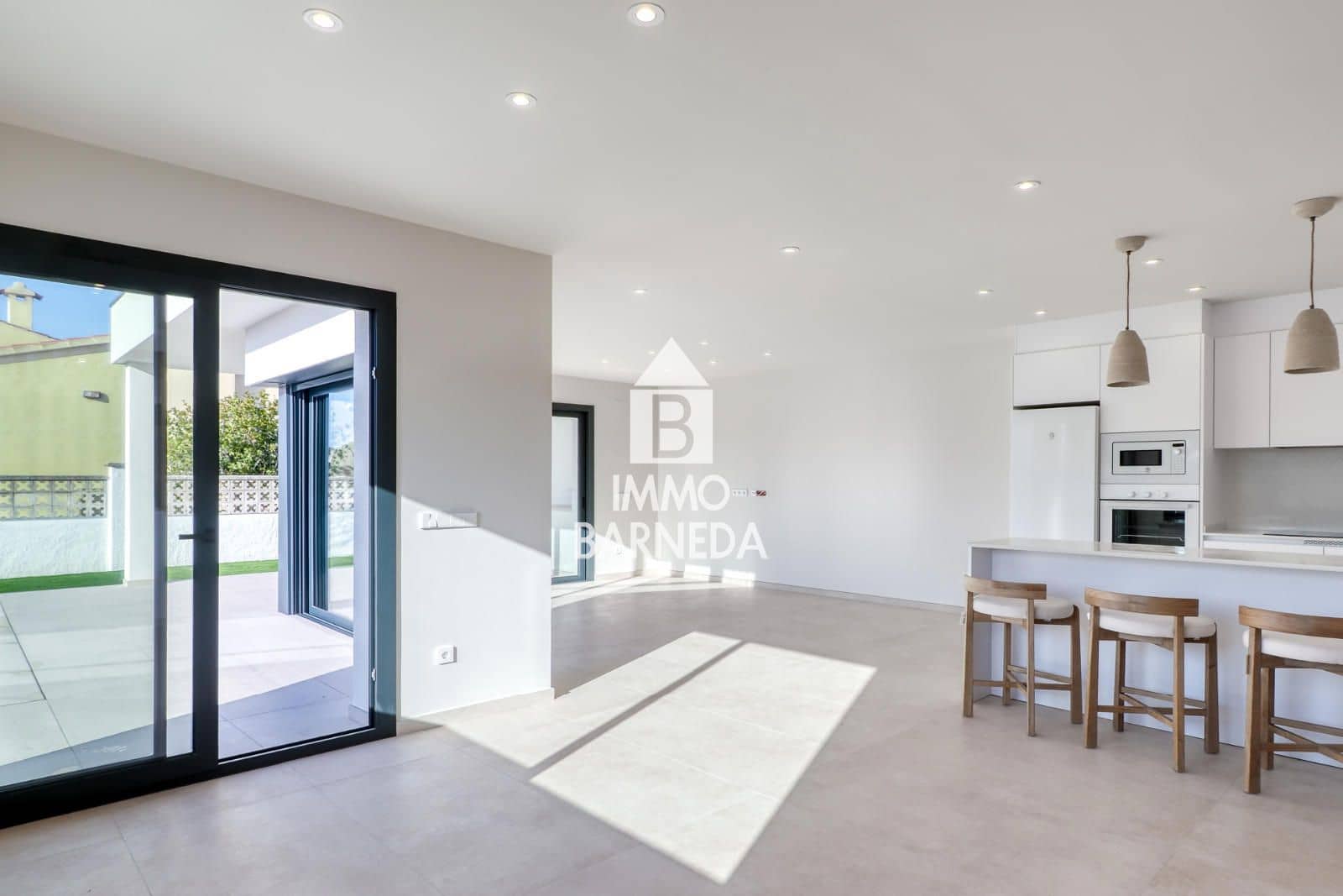 4 slaapkamer Villa te koop in Roses met zwembad garage - € 650.000 (Ref: 9467780)