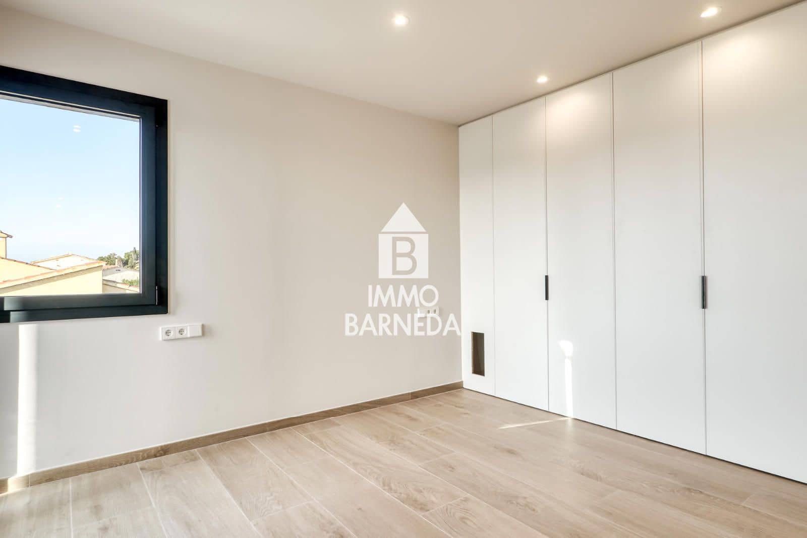 4 slaapkamer Villa te koop in Roses met zwembad garage - € 650.000 (Ref: 9467780)