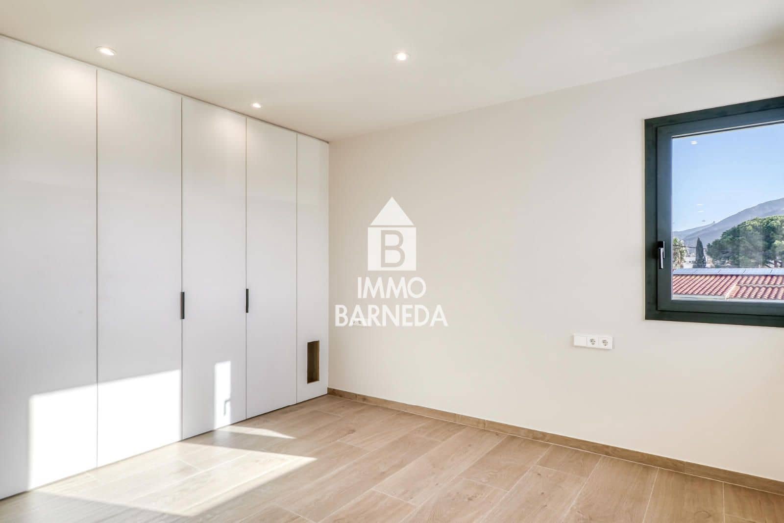 4 slaapkamer Villa te koop in Roses met zwembad garage - € 650.000 (Ref: 9467780)