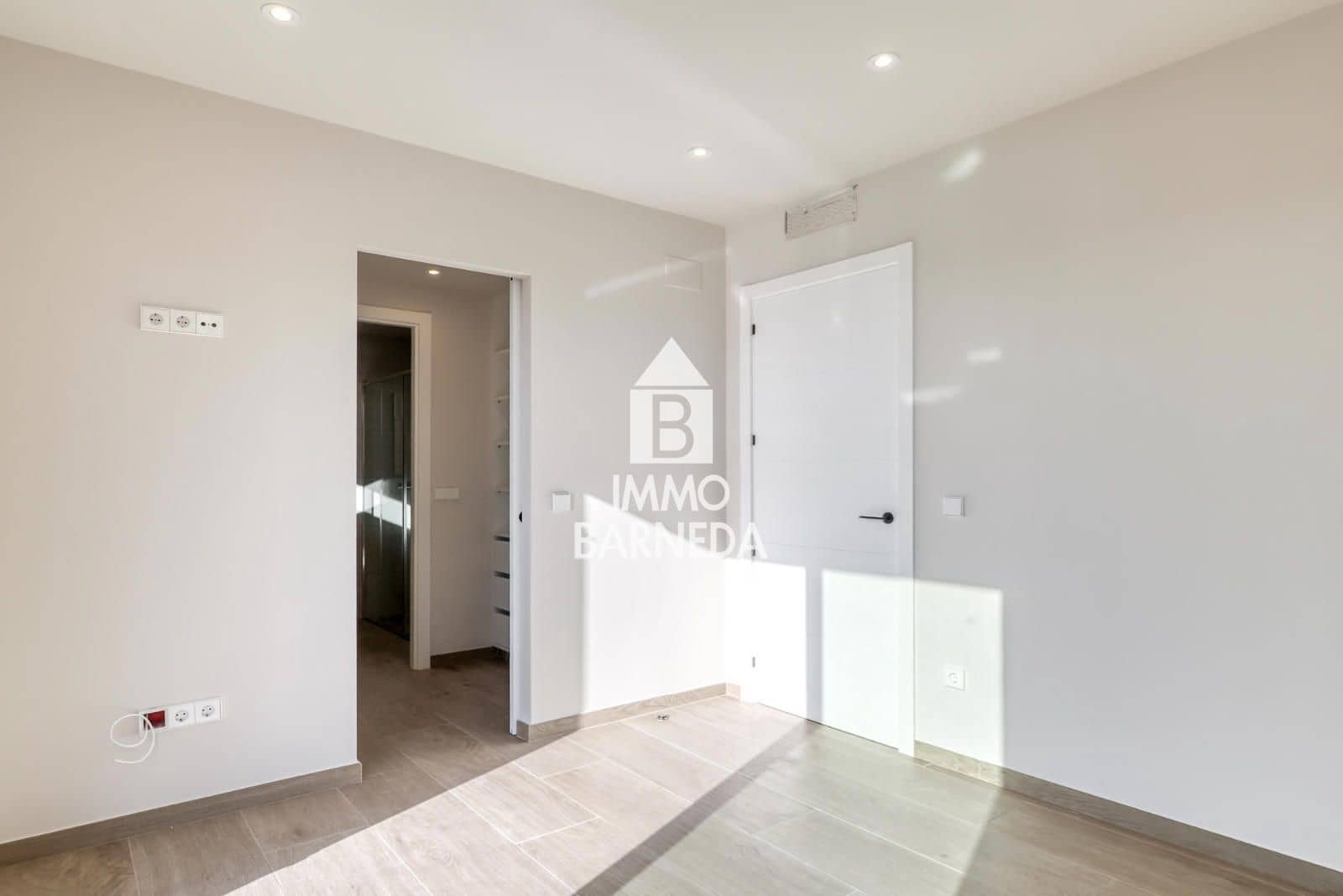 4 slaapkamer Villa te koop in Roses met zwembad garage - € 650.000 (Ref: 9467780)