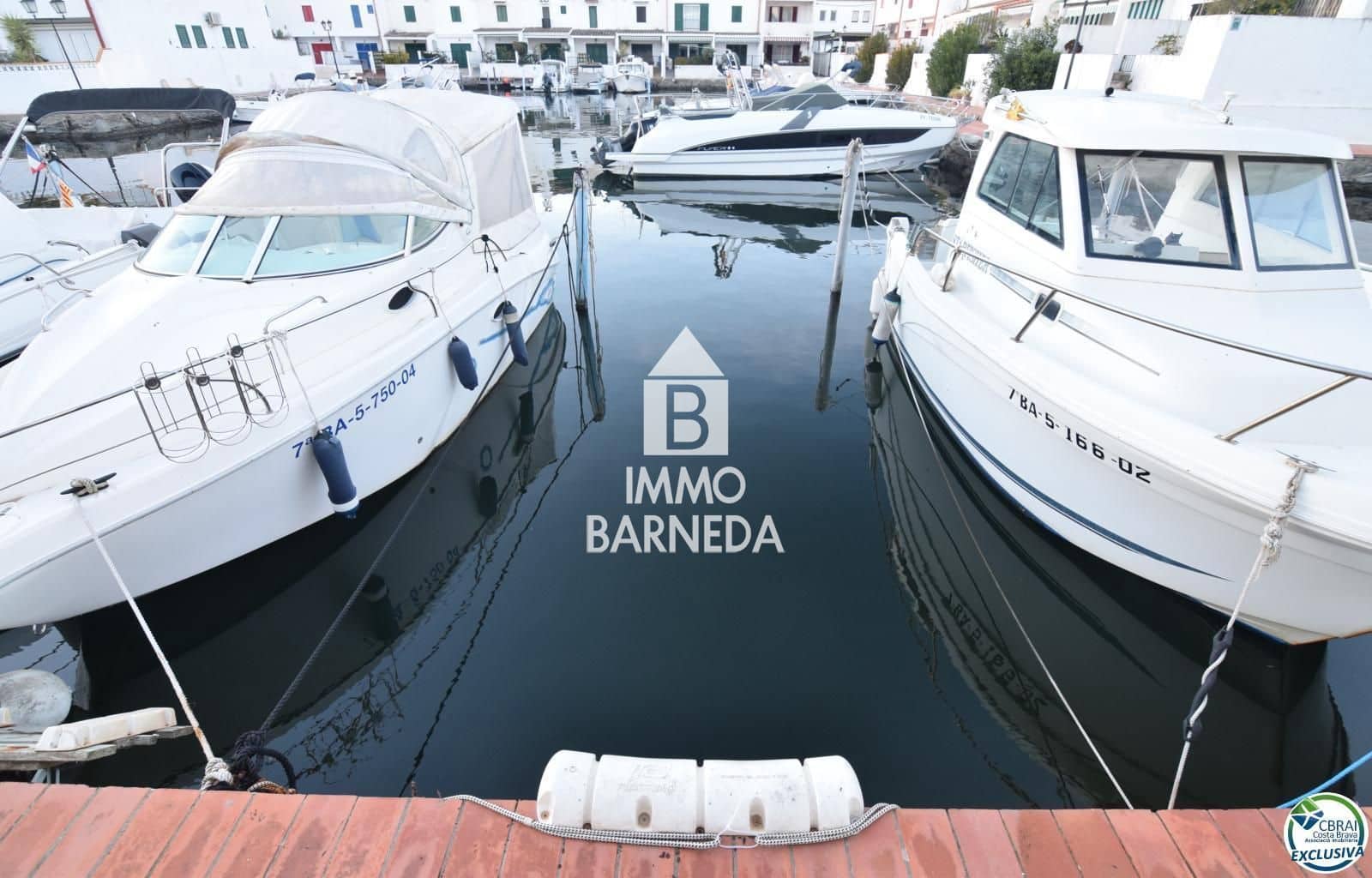 4 bedroom Villa for sale in Empuriabrava with garage - € 500,000 (Ref: 9495288)