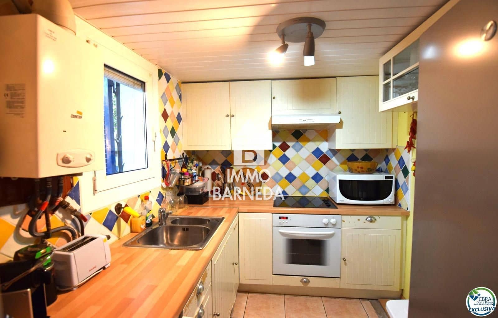 4 bedroom Villa for sale in Empuriabrava with garage - € 500,000 (Ref: 9495288)