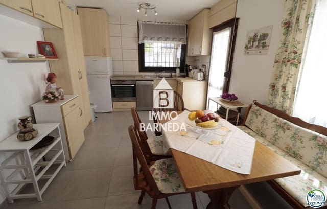 2 bedroom Villa for sale in Roses with garage - € 350,000 (Ref: 9497798)