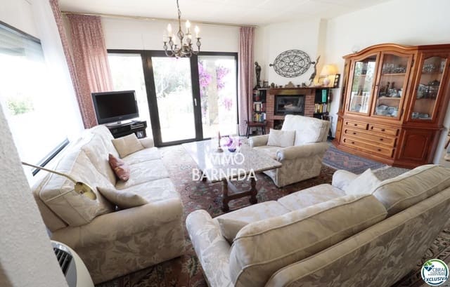2 bedroom Villa for sale in Roses with garage - € 350,000 (Ref: 9497798)