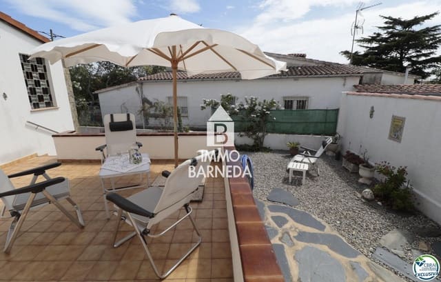 2 bedroom Villa for sale in Roses with garage - € 350,000 (Ref: 9497798)
