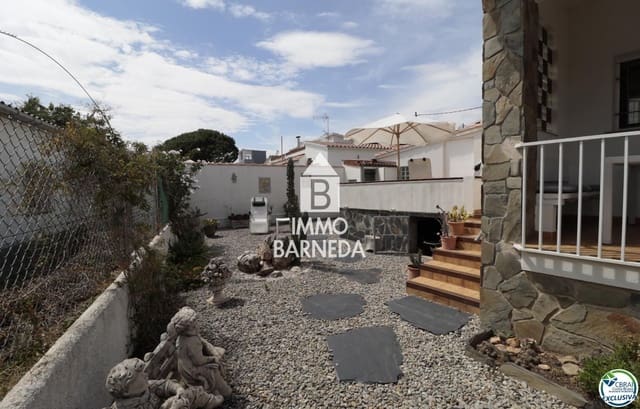 2 bedroom Villa for sale in Roses with garage - € 350,000 (Ref: 9497798)