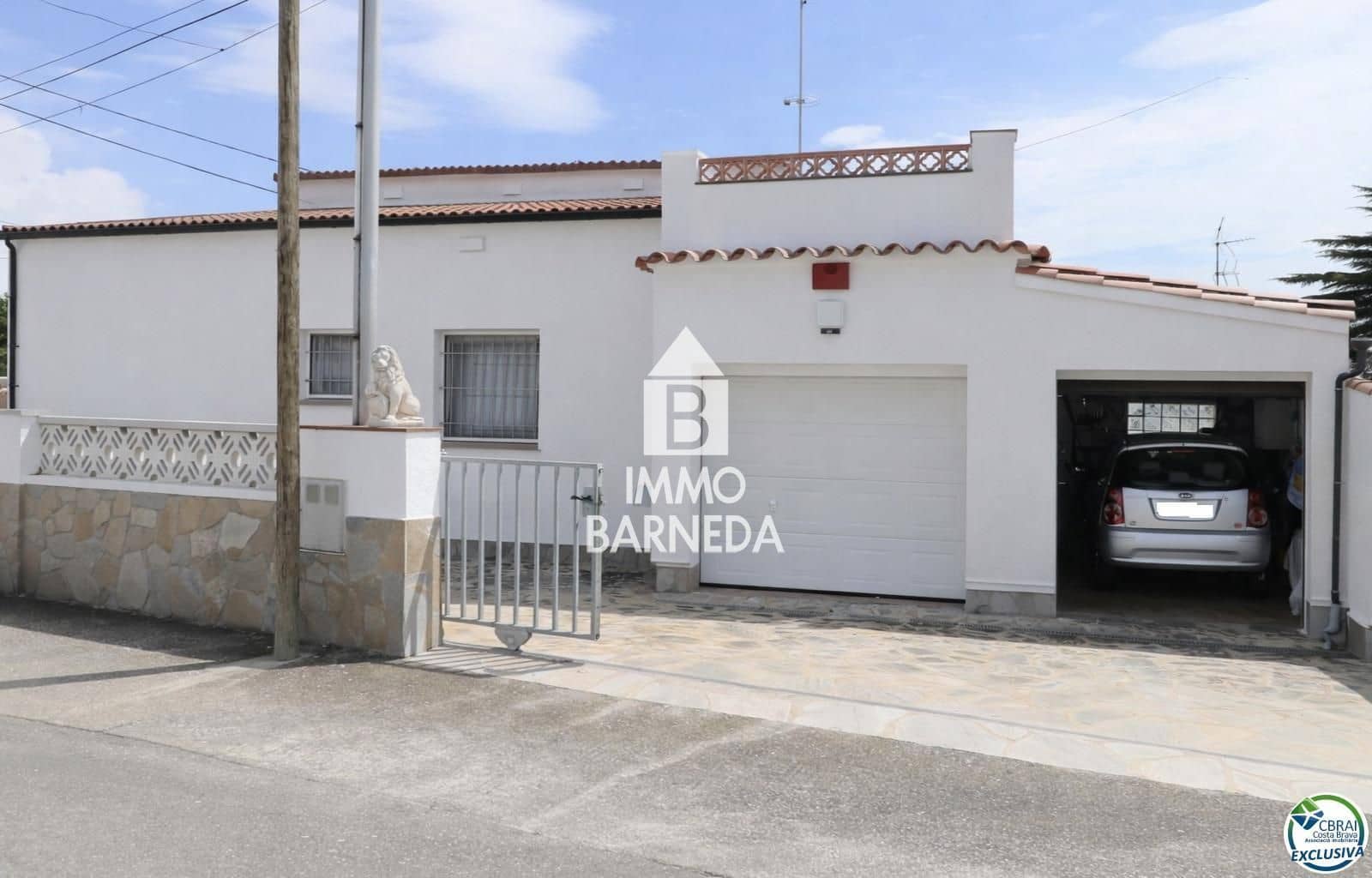 2 bedroom Villa for sale in Roses with garage - € 350,000 (Ref: 9497798)