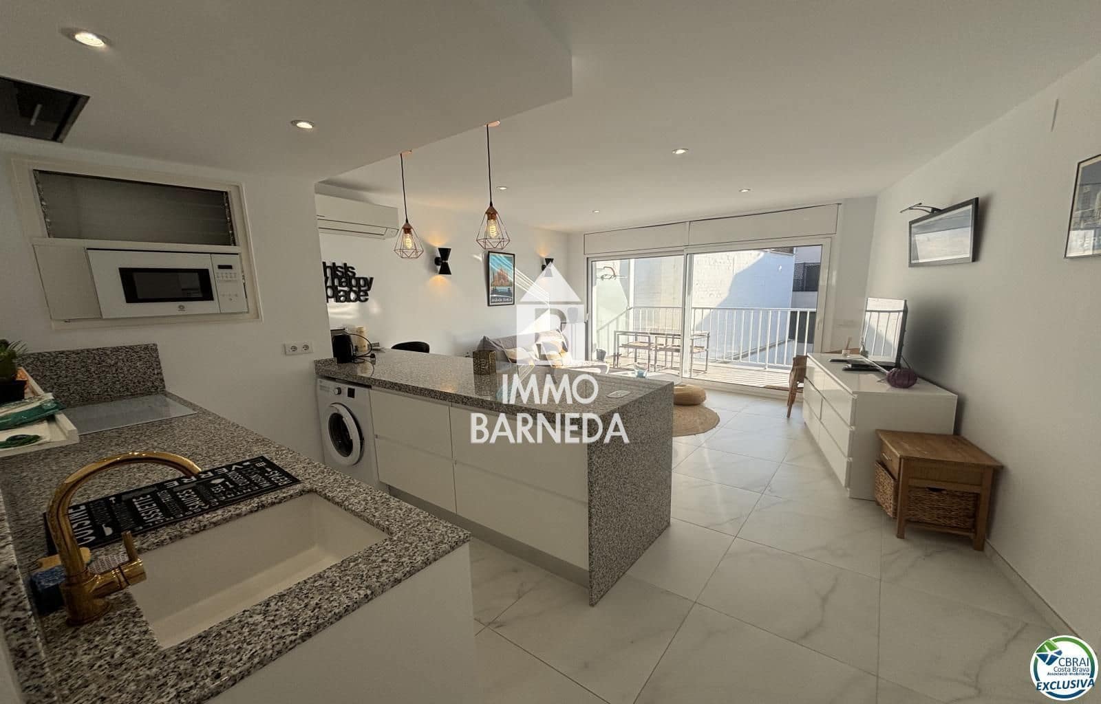 1 bedroom Flat for sale in Roses - € 215,000 (Ref: 9519003)