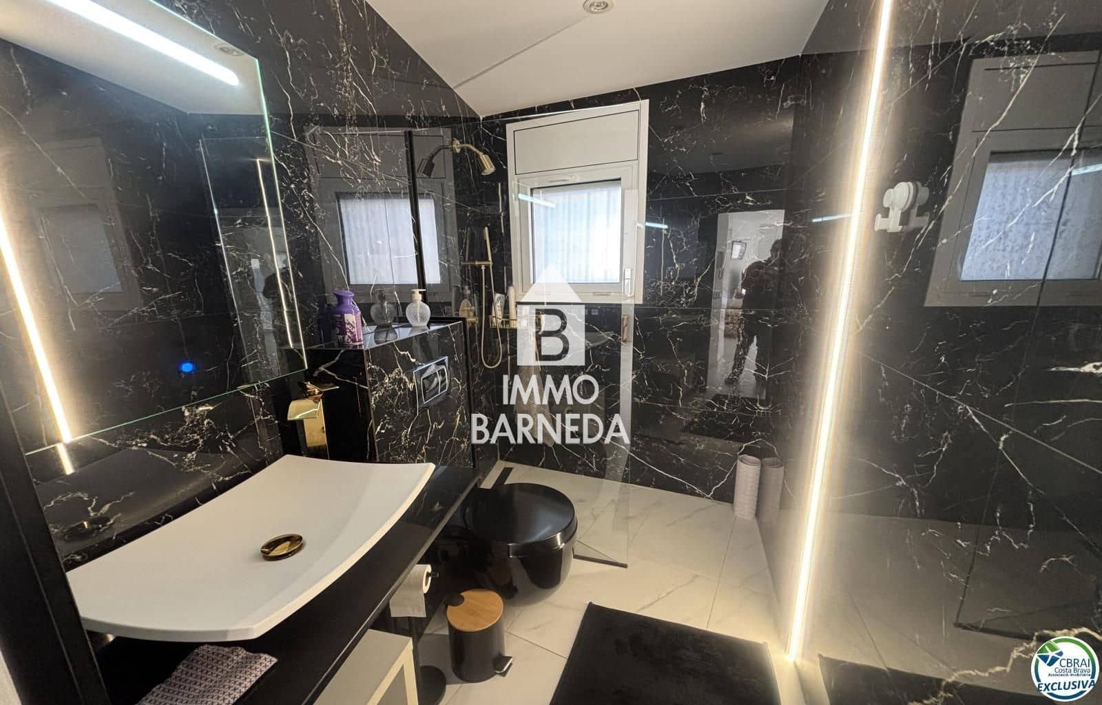 1 bedroom Flat for sale in Roses - € 215,000 (Ref: 9519003)