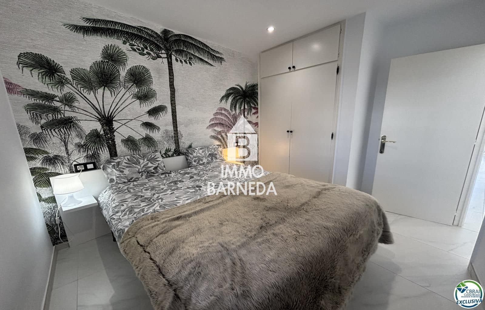 1 bedroom Flat for sale in Roses - € 215,000 (Ref: 9519003)