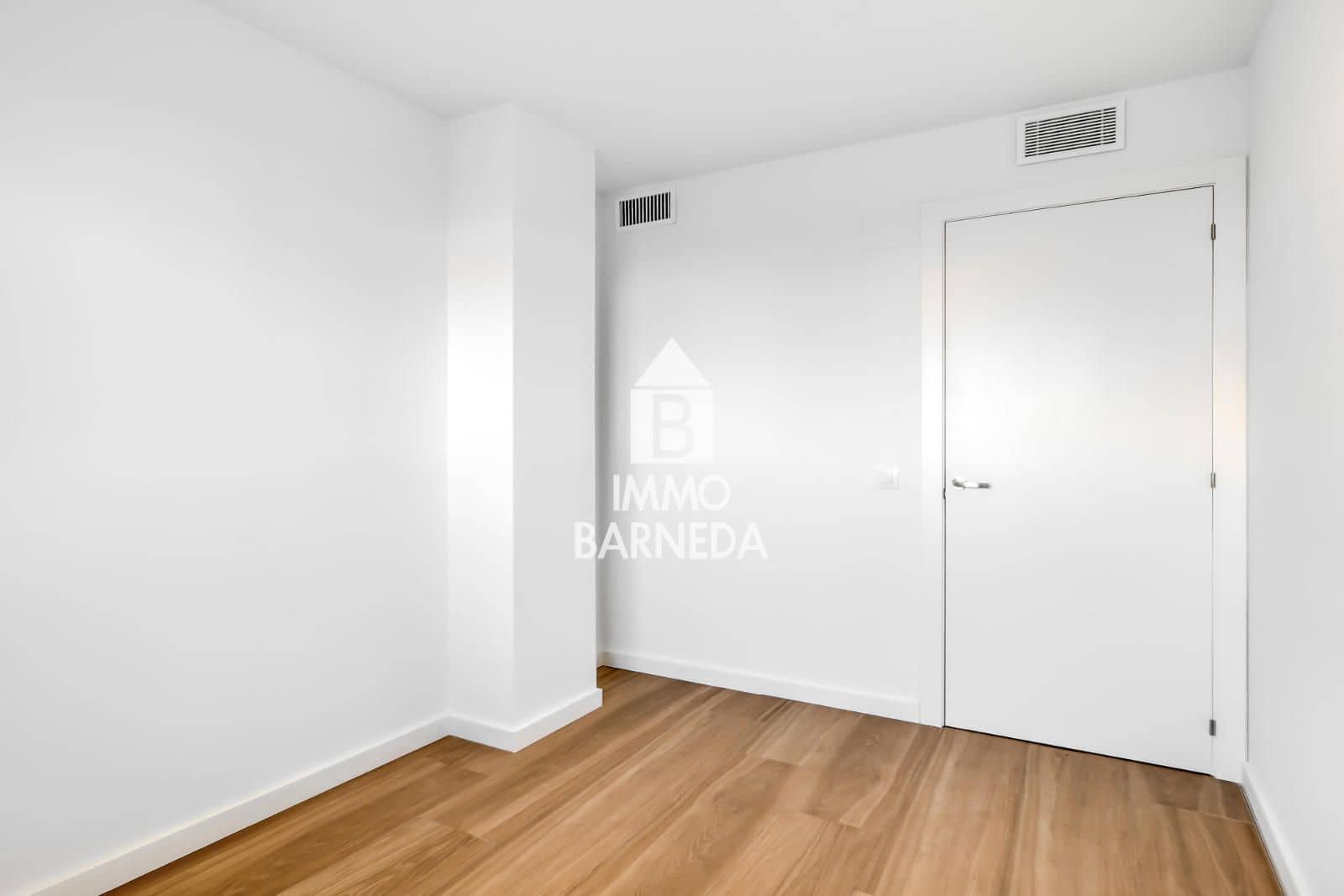 Piso de 3 habitaciones en Roses en venta con piscina garaje - 347.800 € (Ref: 9542022)