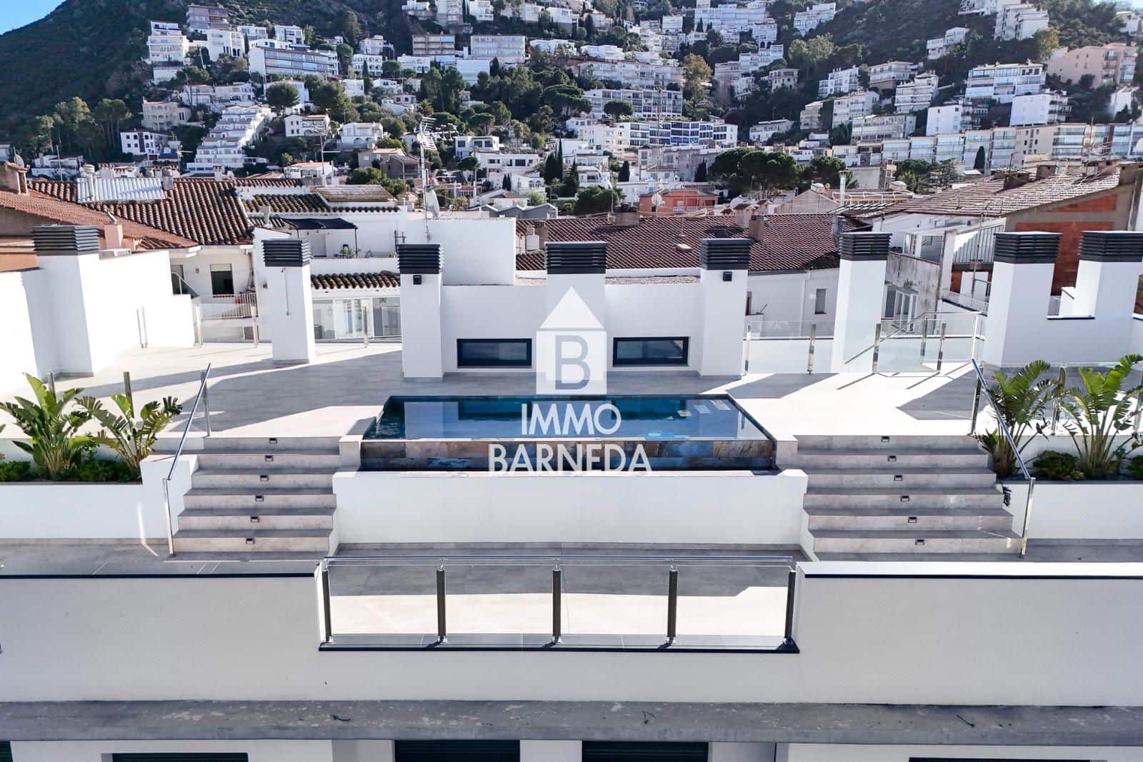 Piso de 3 habitaciones en Roses en venta con piscina garaje - 347.800 € (Ref: 9542022)