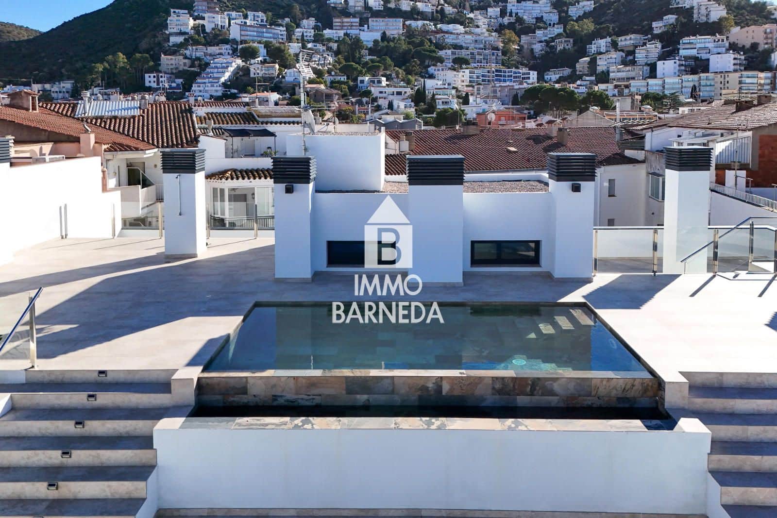 Piso de 3 habitaciones en Roses en venta con piscina garaje - 347.800 € (Ref: 9542022)