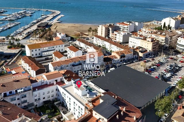 Piso de 3 habitaciones en Roses en venta con piscina garaje - 347.800 € (Ref: 9542022)