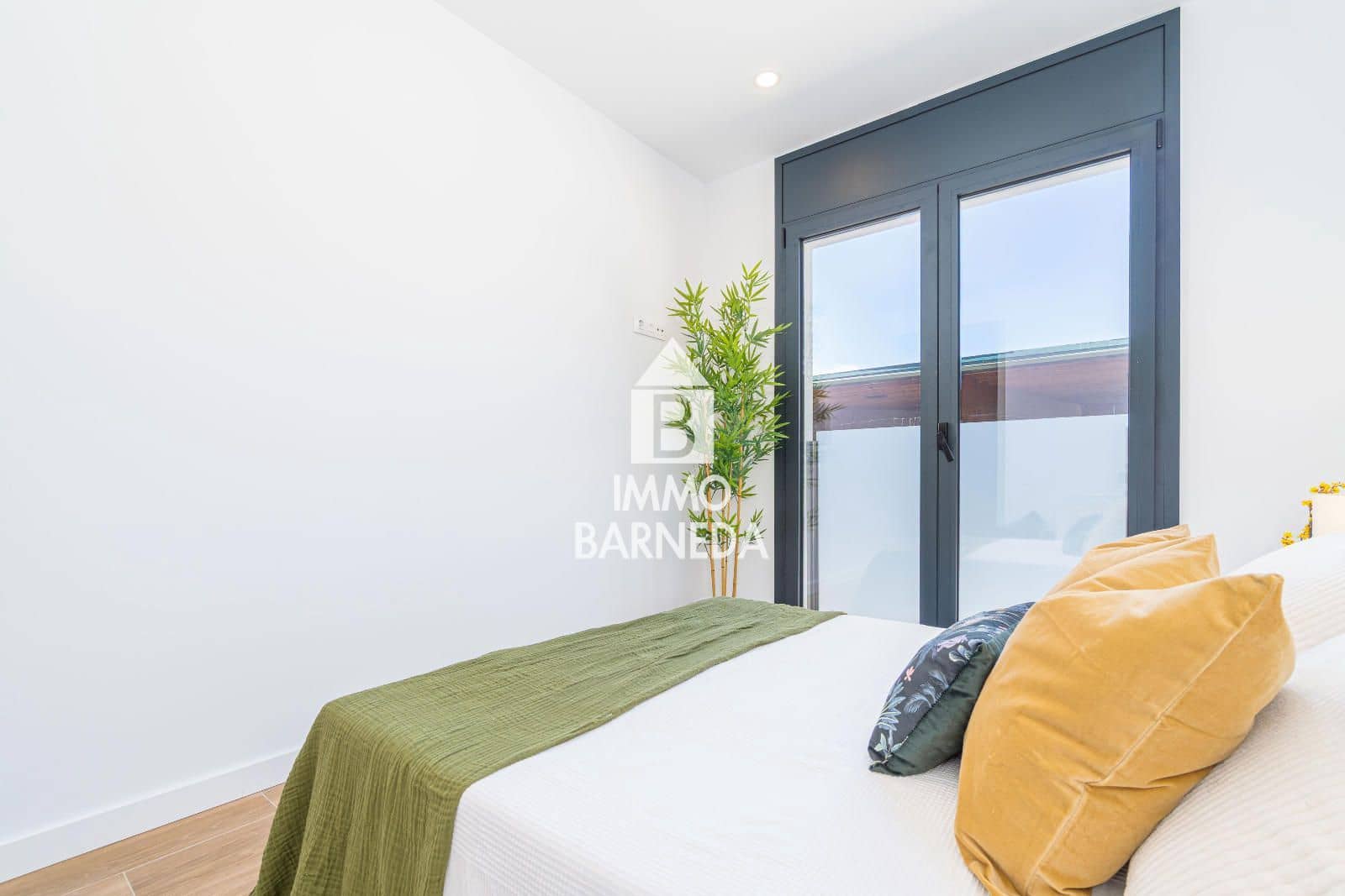3 slaapkamer Flat te koop in Roses met zwembad garage - € 347.800 (Ref: 9542022)
