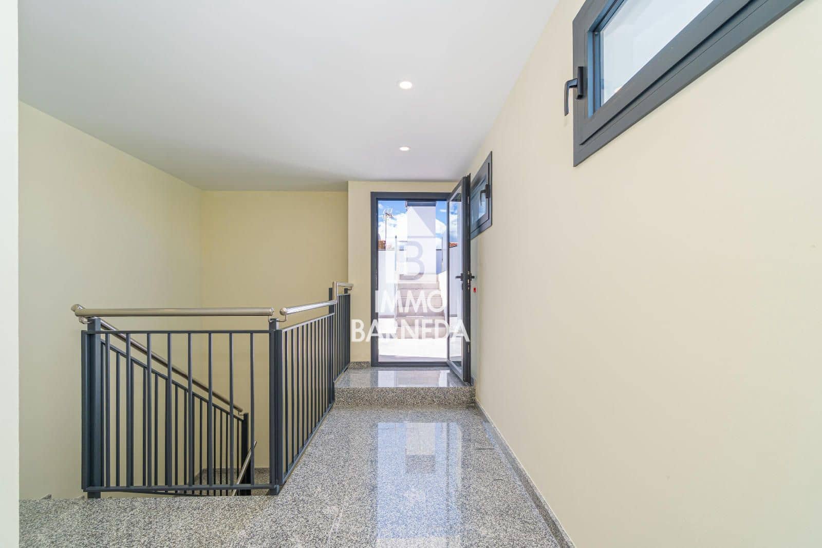 3 slaapkamer Flat te koop in Roses met zwembad garage - € 347.800 (Ref: 9542022)