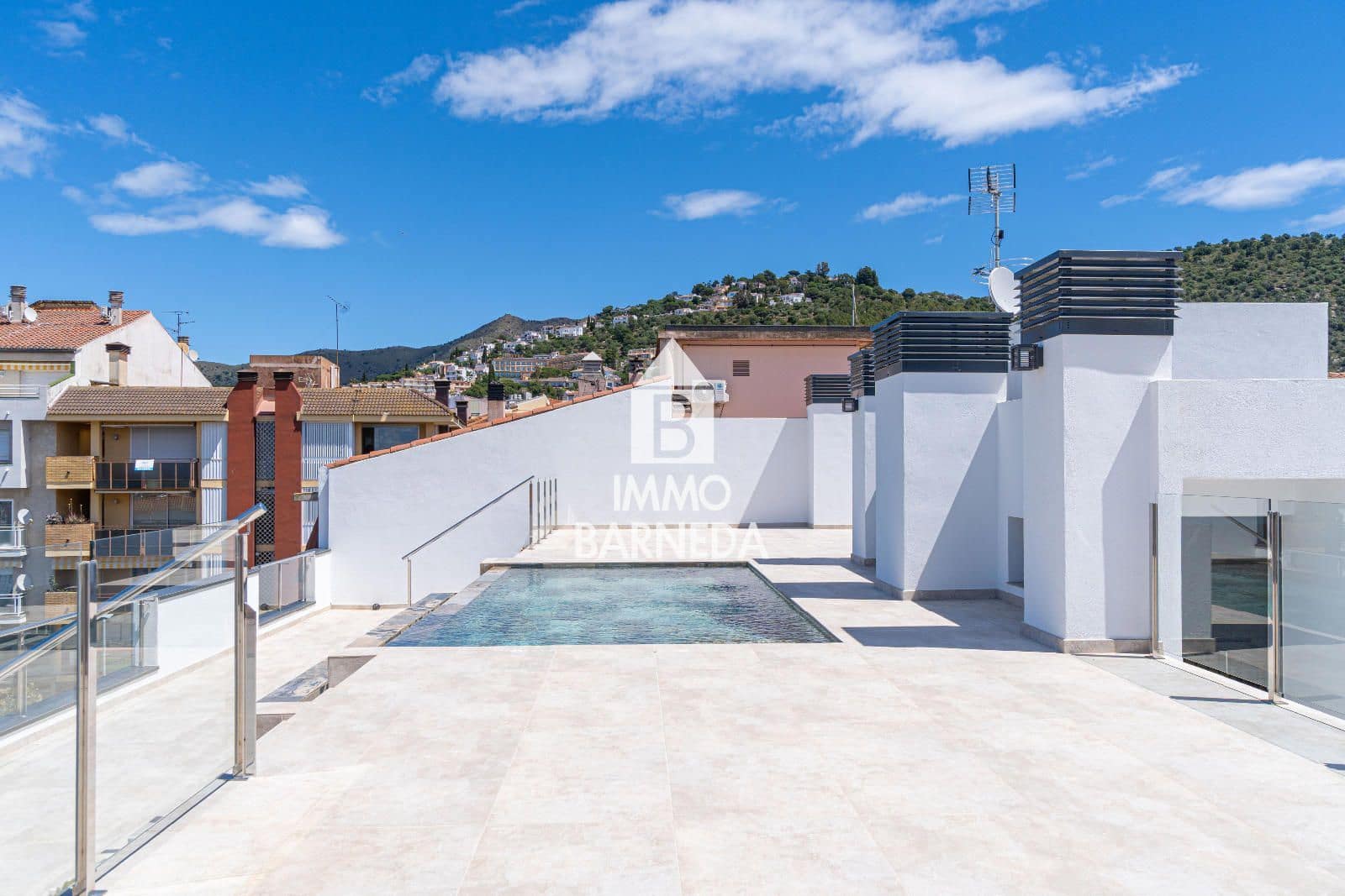 3 slaapkamer Flat te koop in Roses met zwembad garage - € 347.800 (Ref: 9542022)