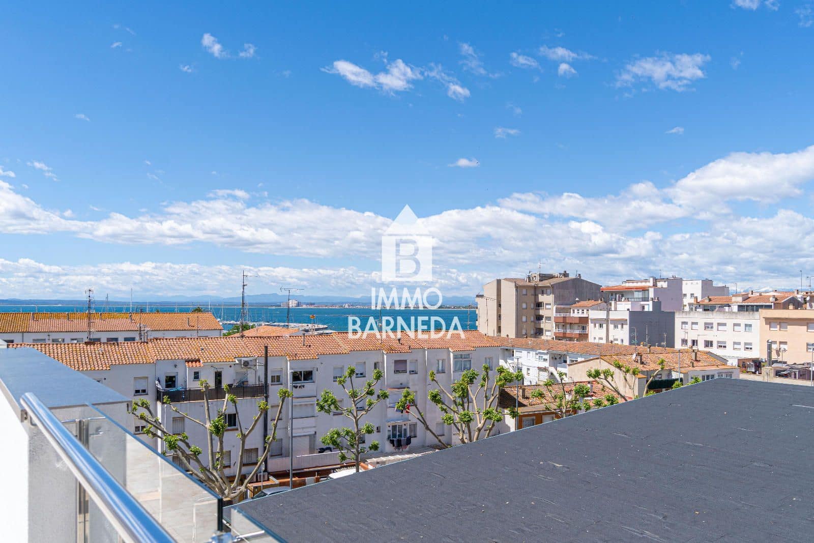 3 slaapkamer Flat te koop in Roses met zwembad garage - € 347.800 (Ref: 9542022)