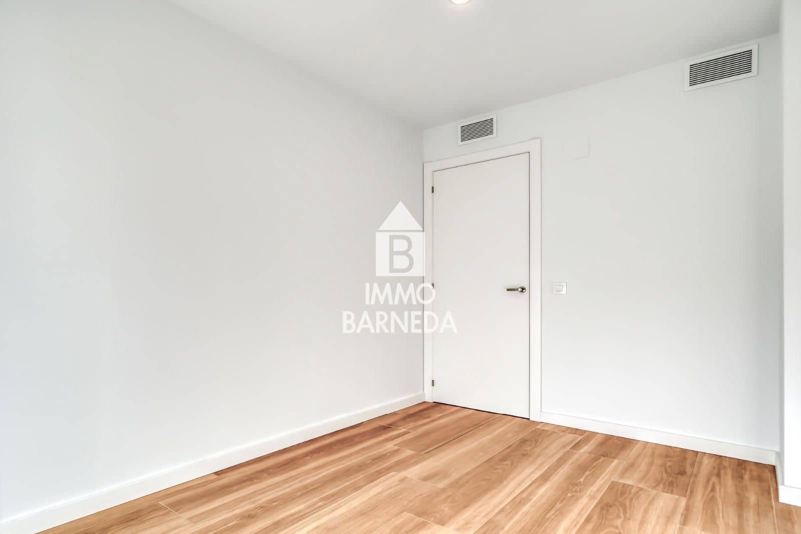 3 Zimmer Wohnung zu verkaufen in Roses mit Pool Garage - 349.500 € (Ref: 9542298)