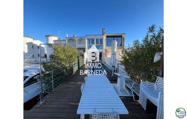 3 sovrum Villa till salu i Empuriabrava, Castelló d'Empúries med pool garage - 595 000 € (Ref: 9542299)