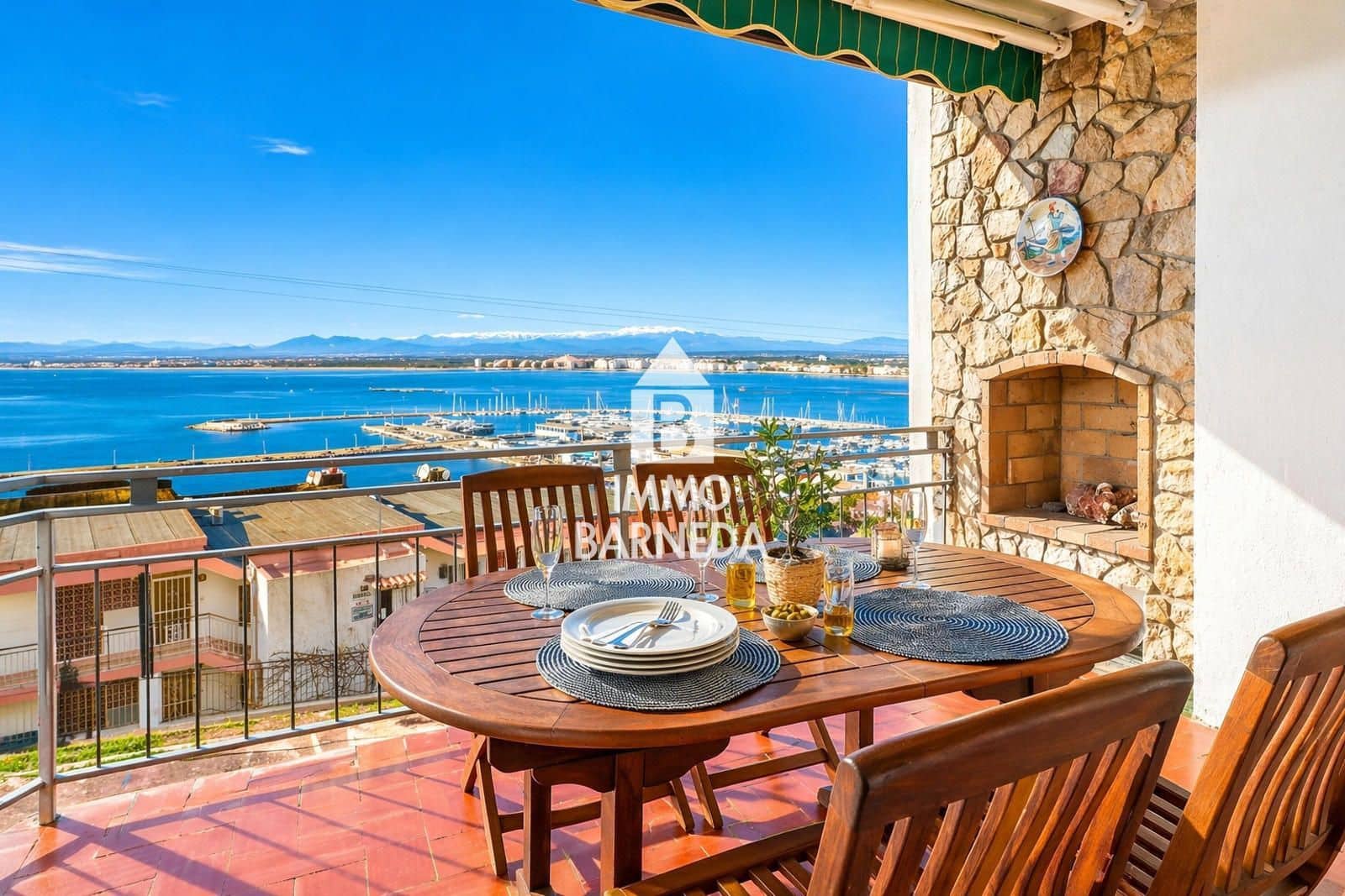 2 bedroom Flat for sale in Roses - € 285,000 (Ref: 9559267)