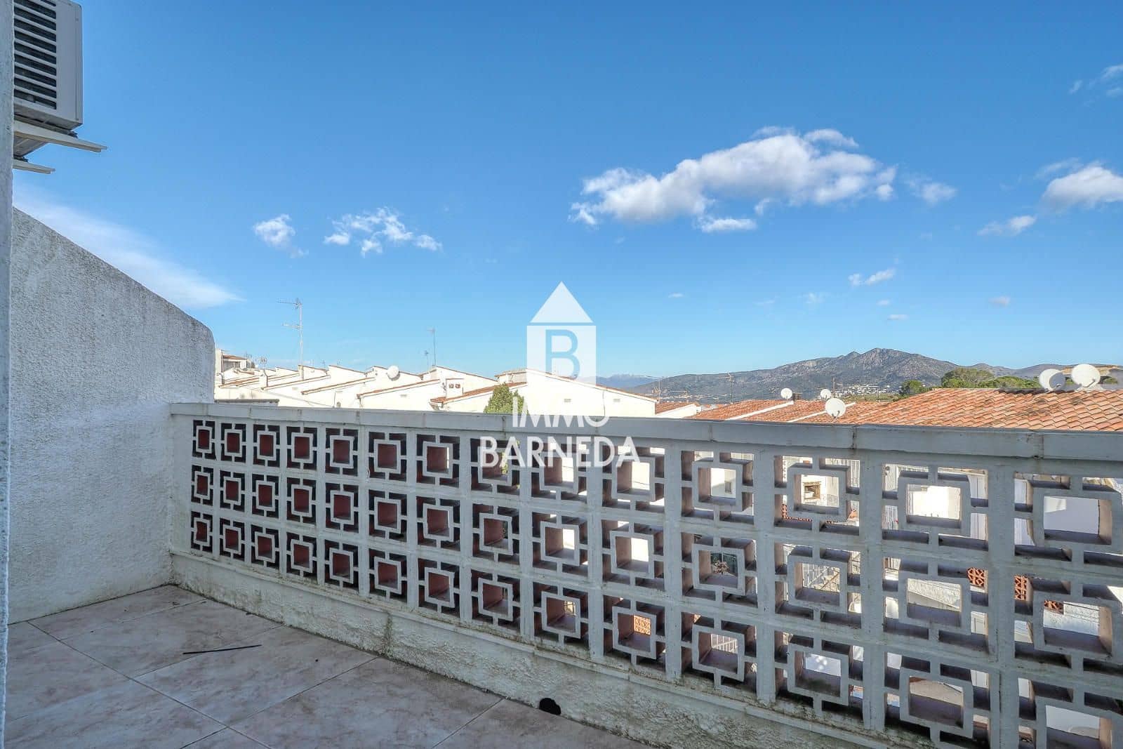 2 chambre Villa/Maison à vendre à Roses avec piscine garage - 225 000 € (Ref: 9572237)