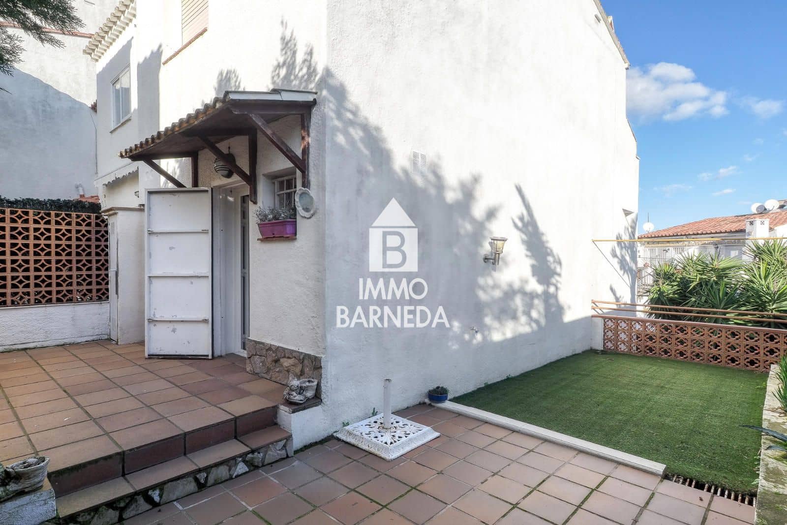 2 chambre Villa/Maison à vendre à Roses avec piscine garage - 225 000 € (Ref: 9572237)