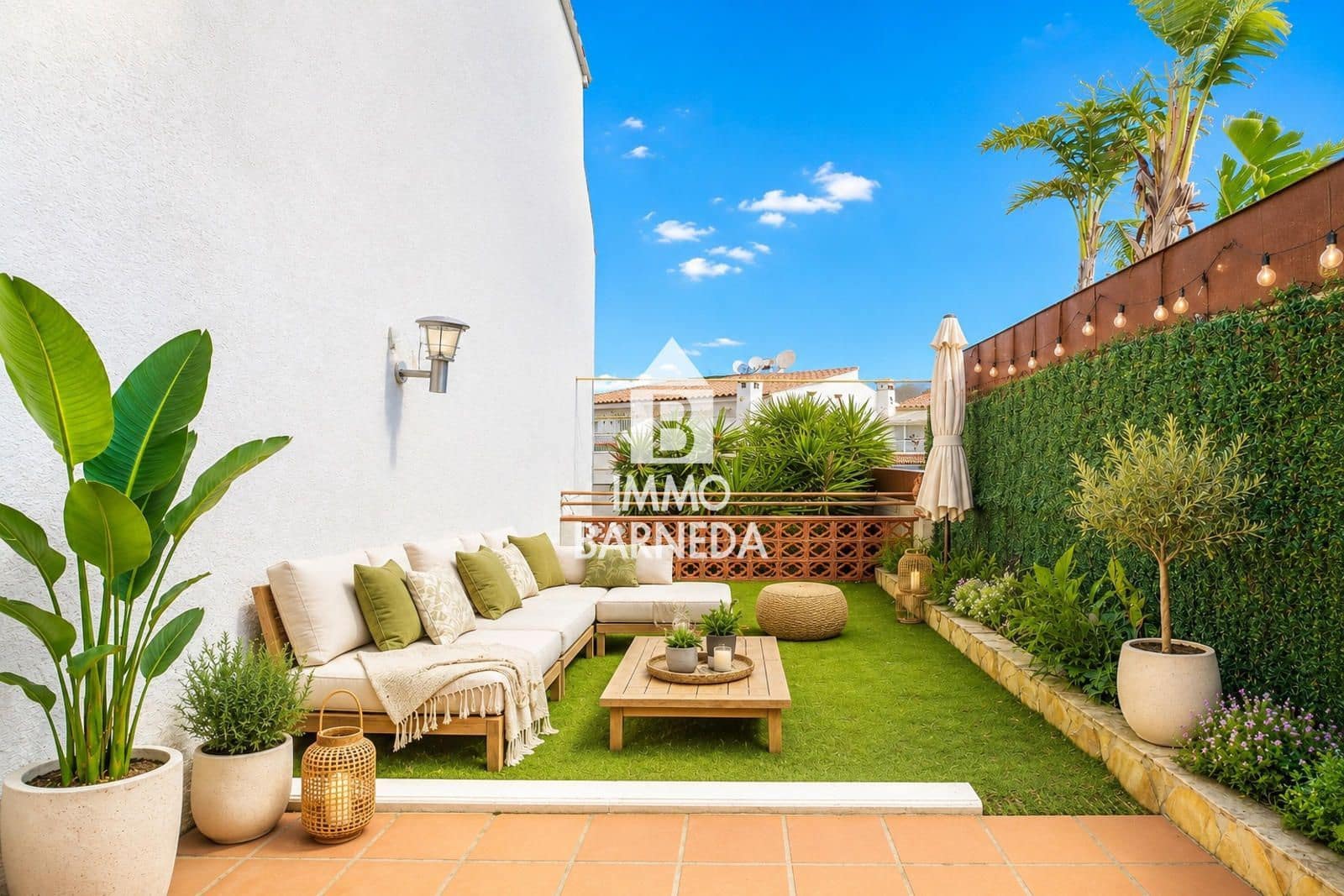 2 bedroom Villa for sale in Roses with pool garage - € 205,000 (Ref: 9572237)