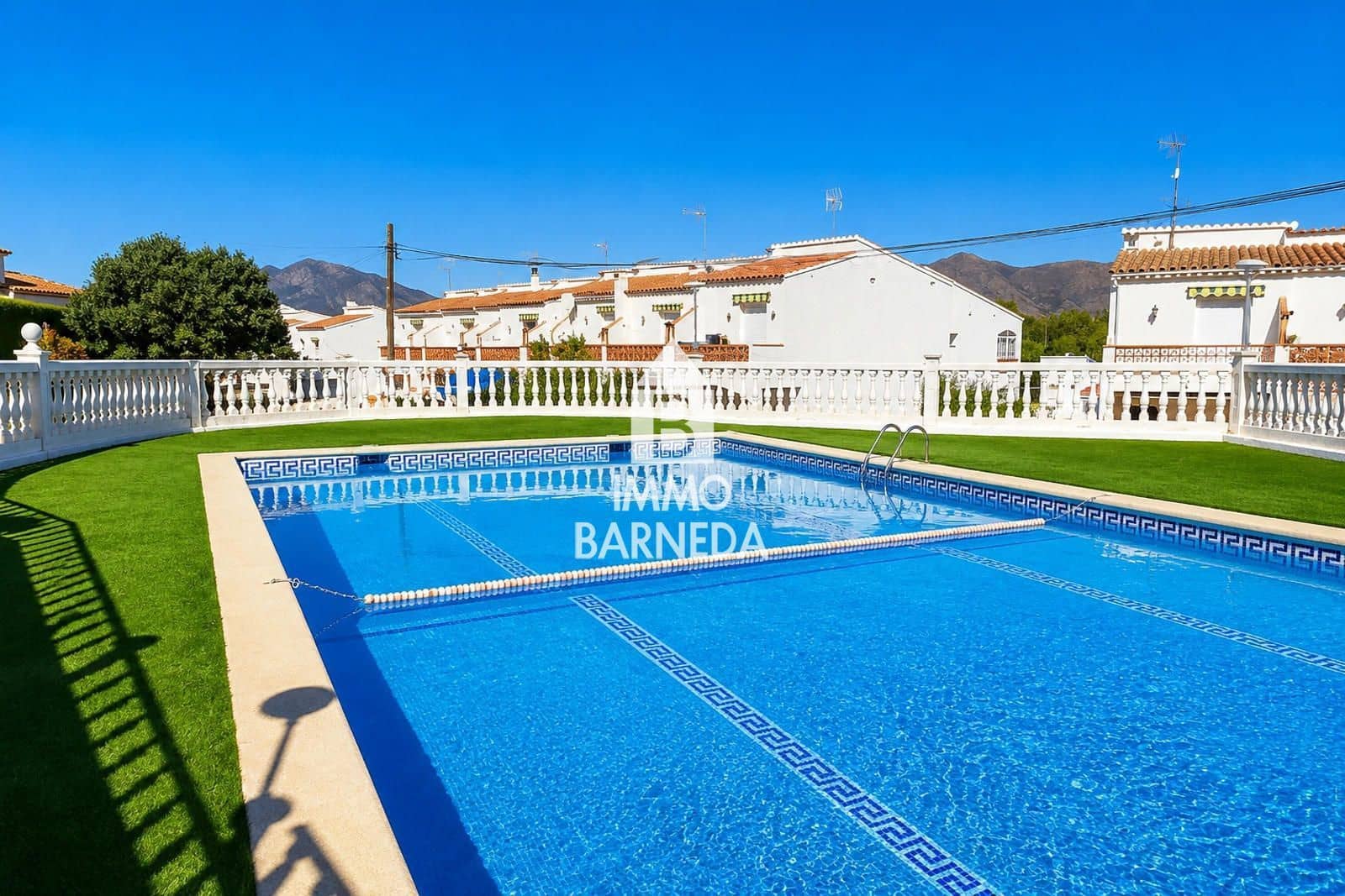 2 bedroom Villa for sale in Roses with pool garage - € 205,000 (Ref: 9572237)