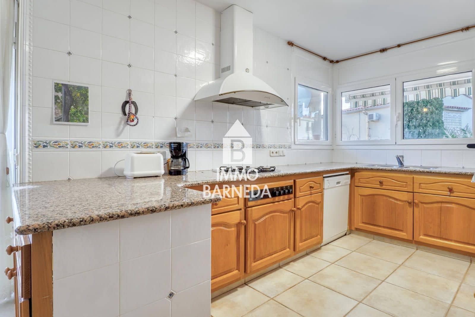 5 makuuhuone Huvila myytävänä paikassa Roses mukana 
autotalli - 700 000 € (Ref: 9584631)