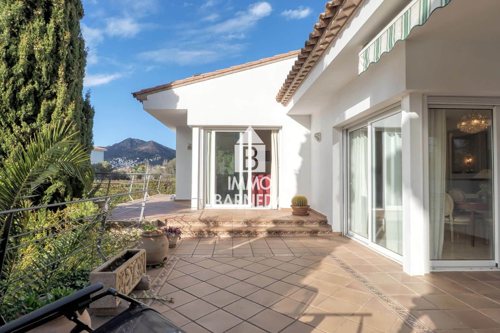 5 makuuhuone Huvila myytävänä paikassa Roses mukana 
autotalli - 700 000 € (Ref: 9584631)