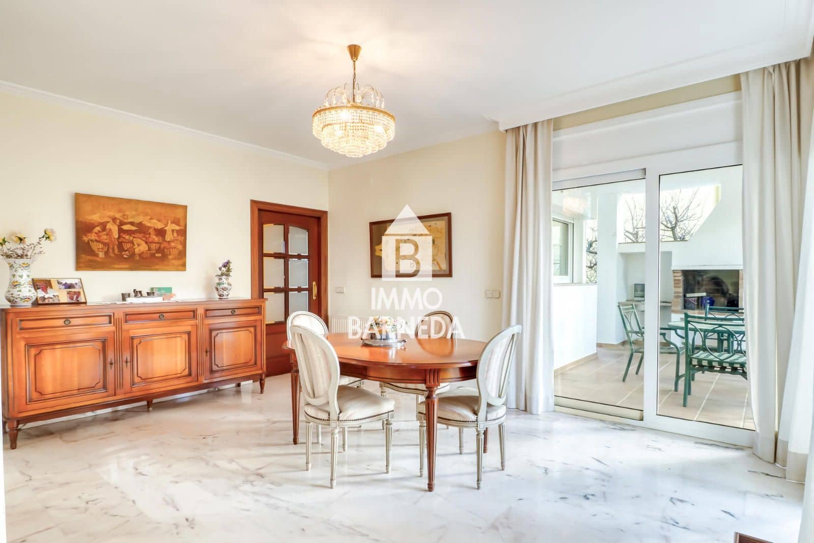 5 makuuhuone Huvila myytävänä paikassa Roses mukana 
autotalli - 700 000 € (Ref: 9584631)