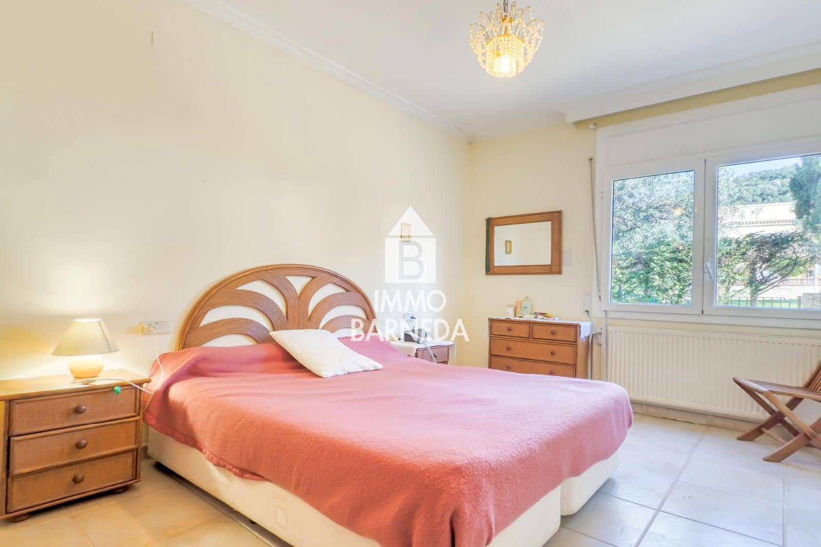 5 makuuhuone Huvila myytävänä paikassa Roses mukana 
autotalli - 700 000 € (Ref: 9584631)