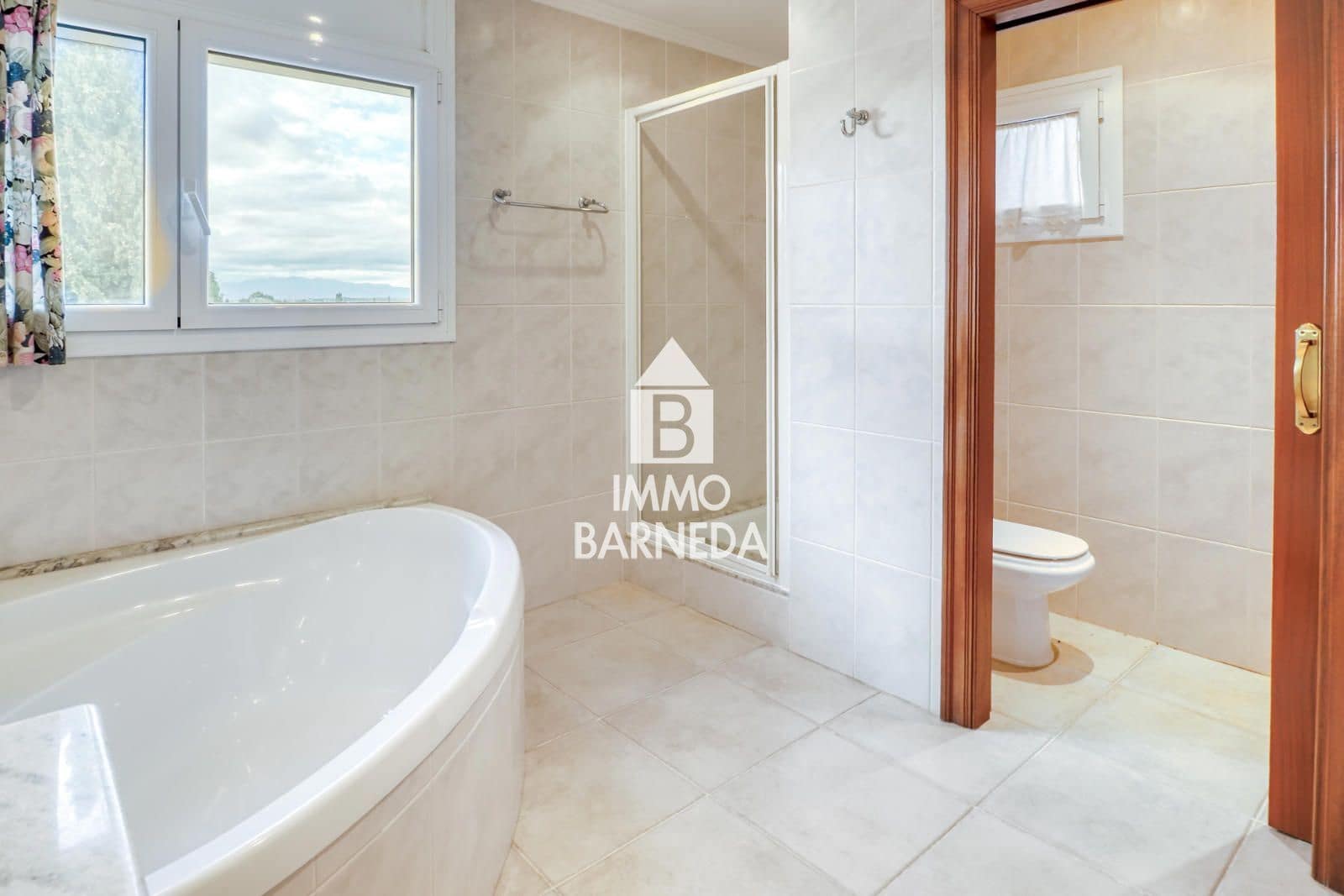 5 makuuhuone Huvila myytävänä paikassa Roses mukana 
autotalli - 700 000 € (Ref: 9584631)