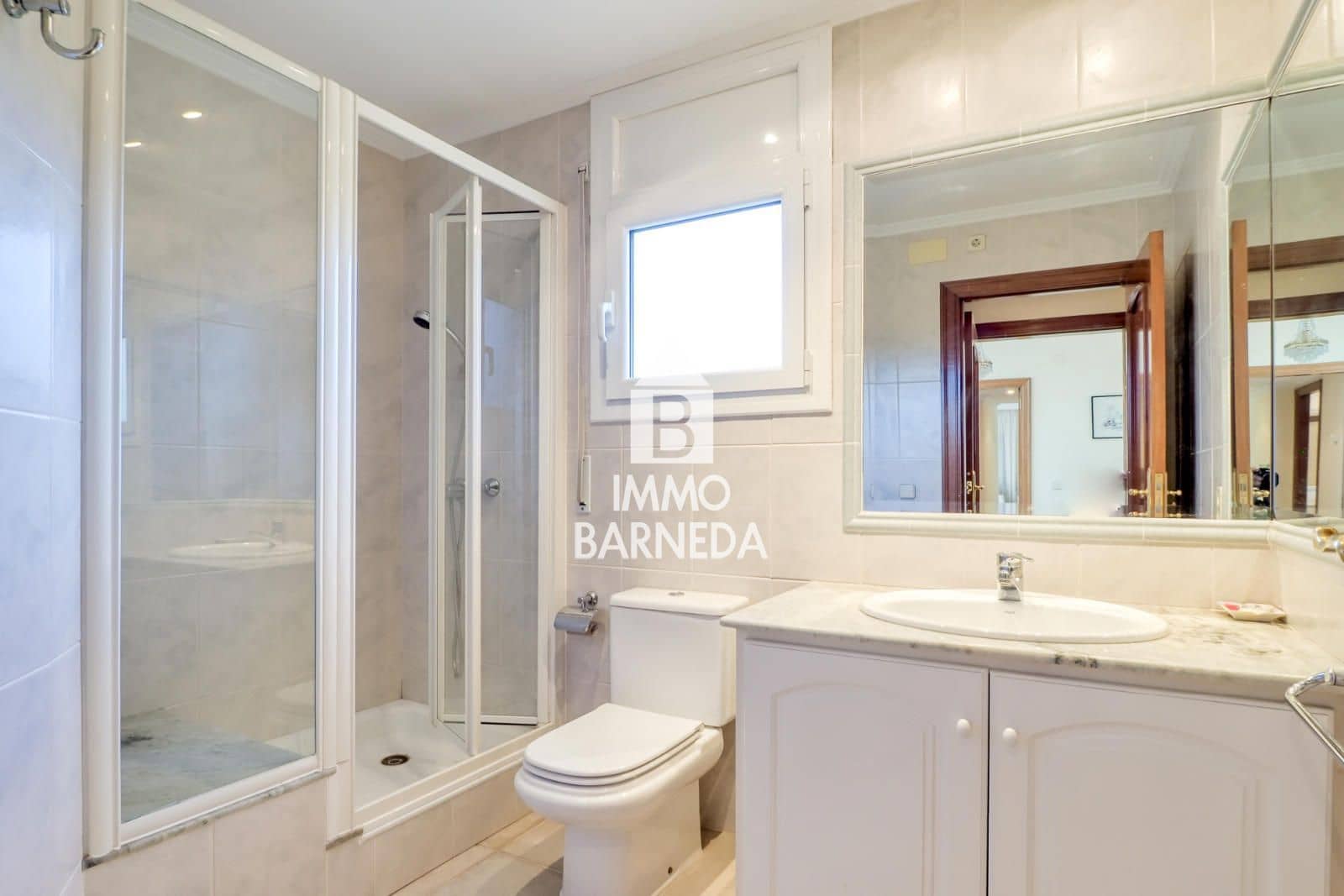 5 makuuhuone Huvila myytävänä paikassa Roses mukana 
autotalli - 700 000 € (Ref: 9584631)