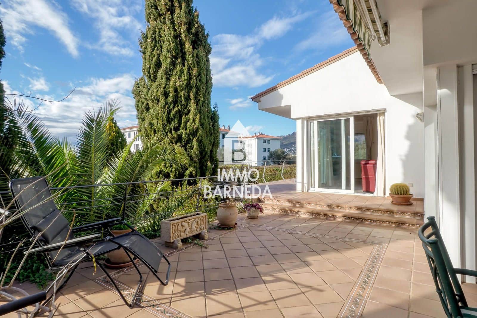 5 makuuhuone Huvila myytävänä paikassa Roses mukana 
autotalli - 700 000 € (Ref: 9584631)