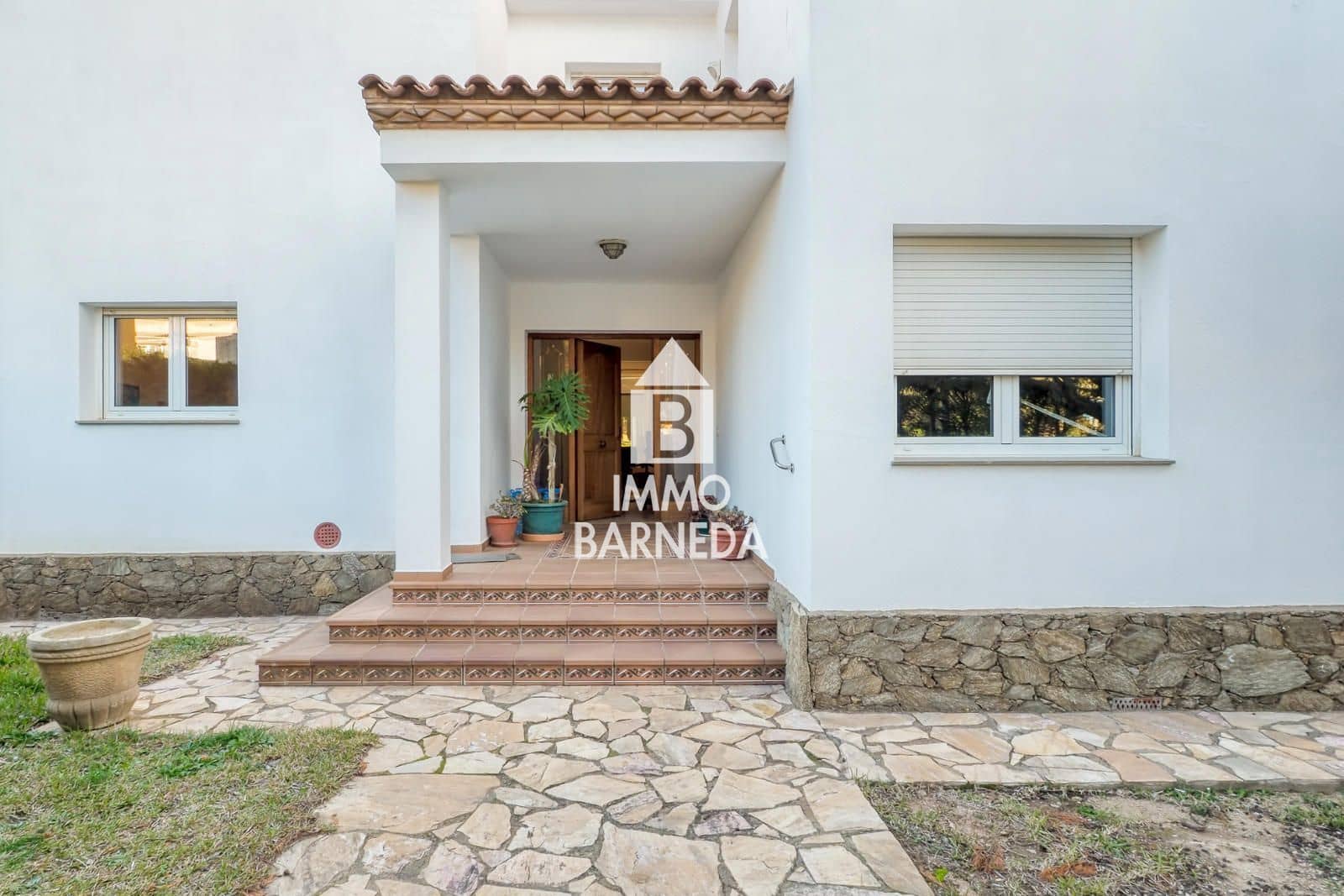 5 makuuhuone Huvila myytävänä paikassa Roses mukana 
autotalli - 700 000 € (Ref: 9584631)