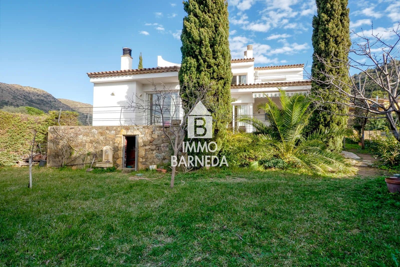 5 makuuhuone Huvila myytävänä paikassa Roses mukana 
autotalli - 700 000 € (Ref: 9584631)