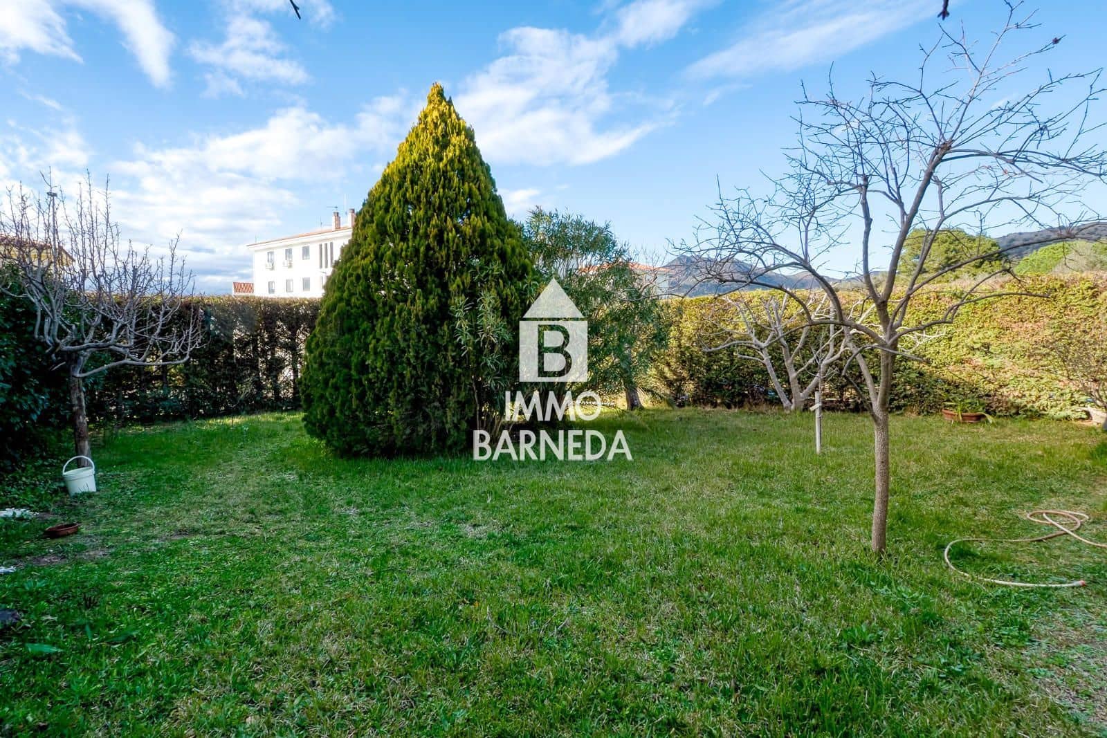 5 makuuhuone Huvila myytävänä paikassa Roses mukana 
autotalli - 700 000 € (Ref: 9584631)