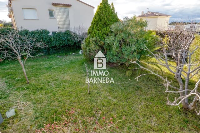 5 makuuhuone Huvila myytävänä paikassa Roses mukana 
autotalli - 700 000 € (Ref: 9584631)