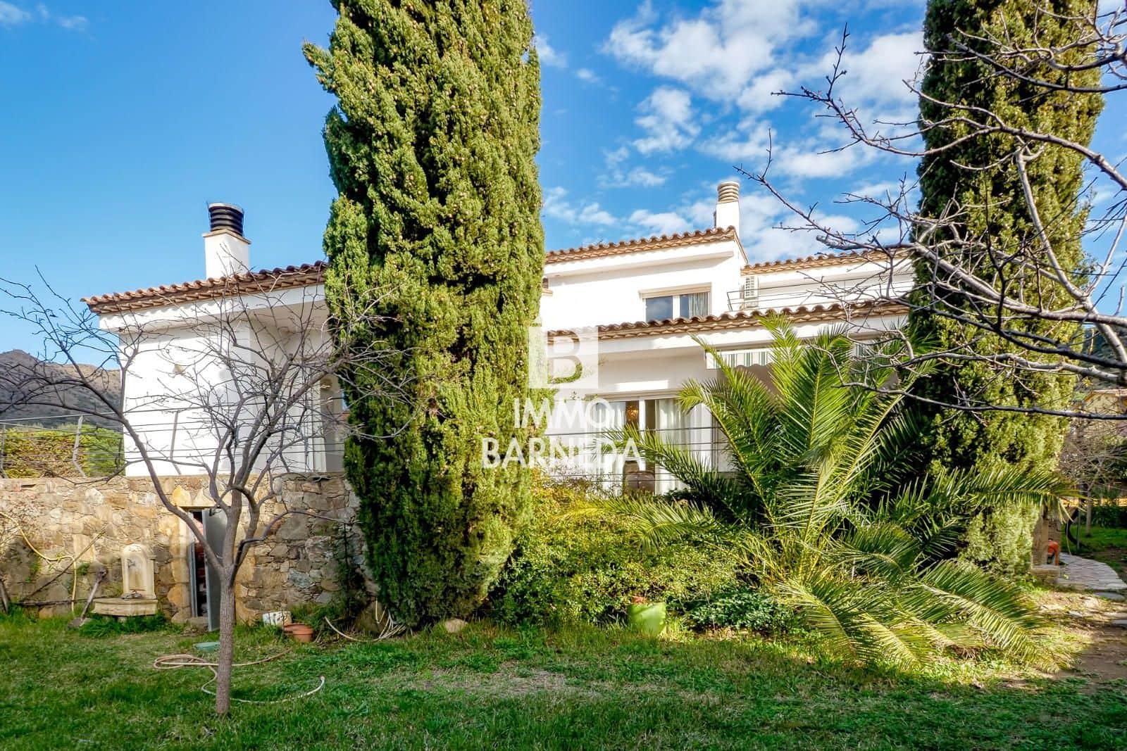 5 makuuhuone Huvila myytävänä paikassa Roses mukana 
autotalli - 700 000 € (Ref: 9584631)