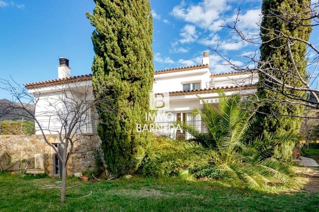 5 makuuhuone Huvila myytävänä paikassa Roses mukana 
autotalli - 700 000 € (Ref: 9584631)